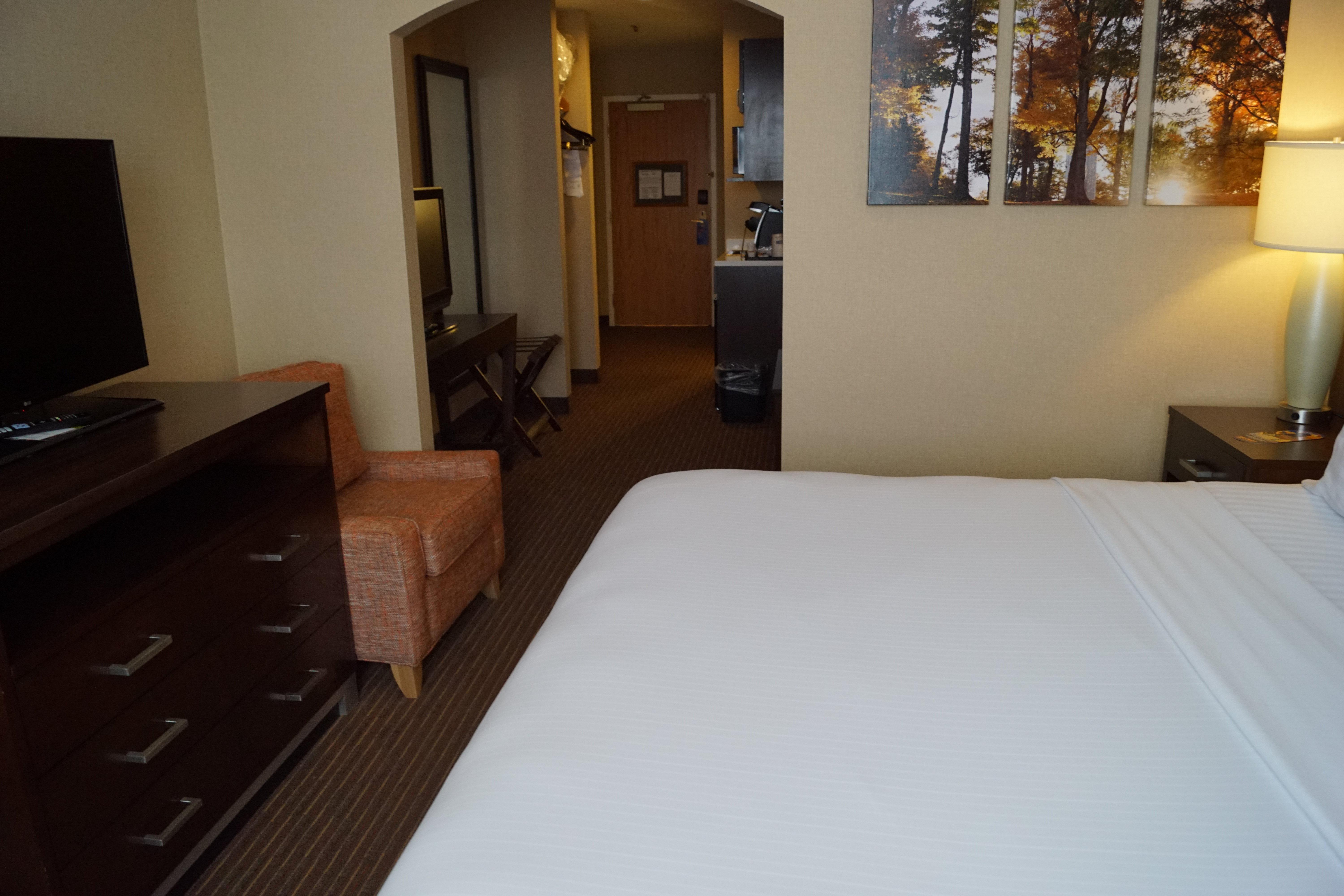 Holiday Inn Express Hotel & Suites Watertown - Thousand Islands By Ihg Exterior foto