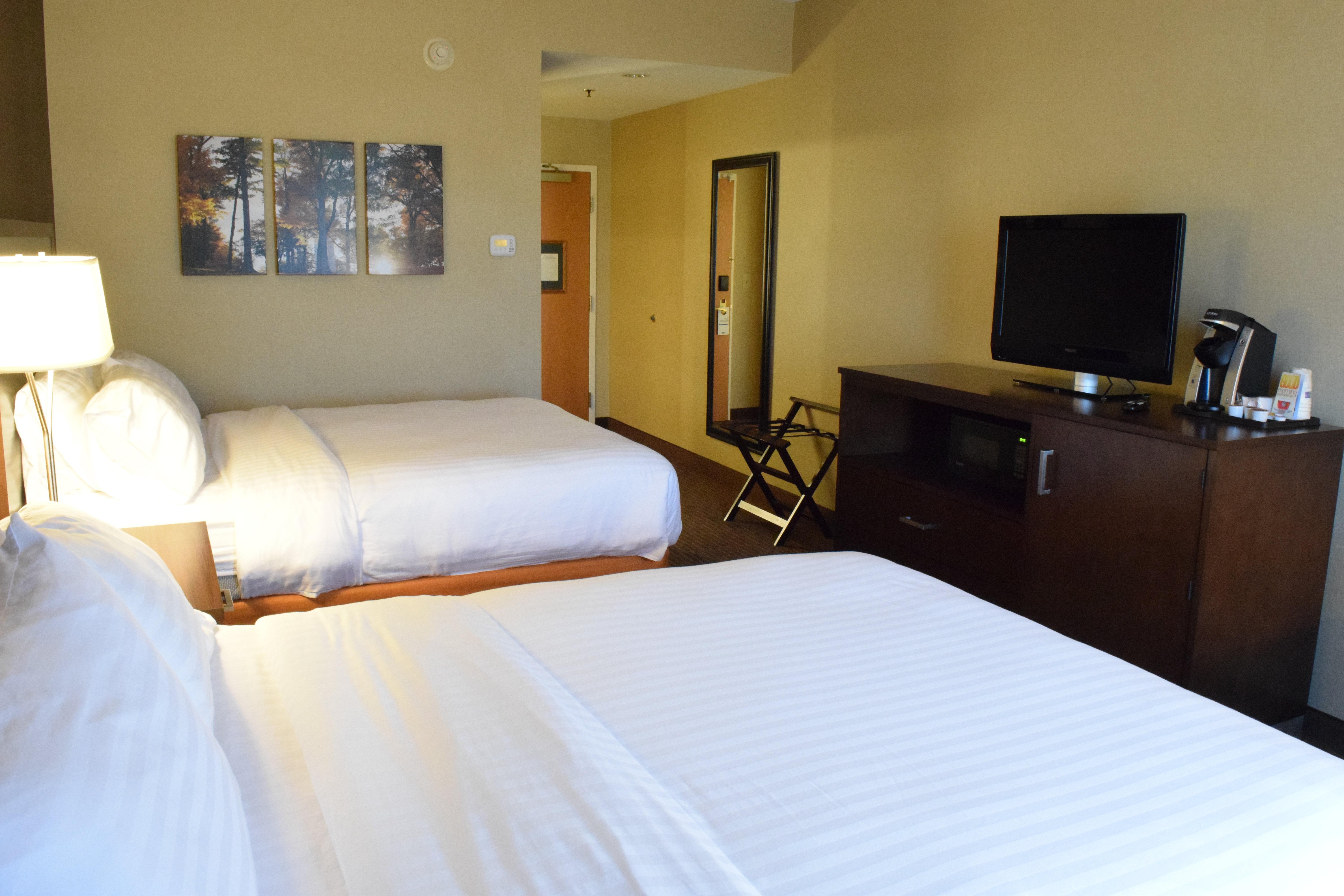Holiday Inn Express Hotel & Suites Watertown - Thousand Islands By Ihg Exterior foto