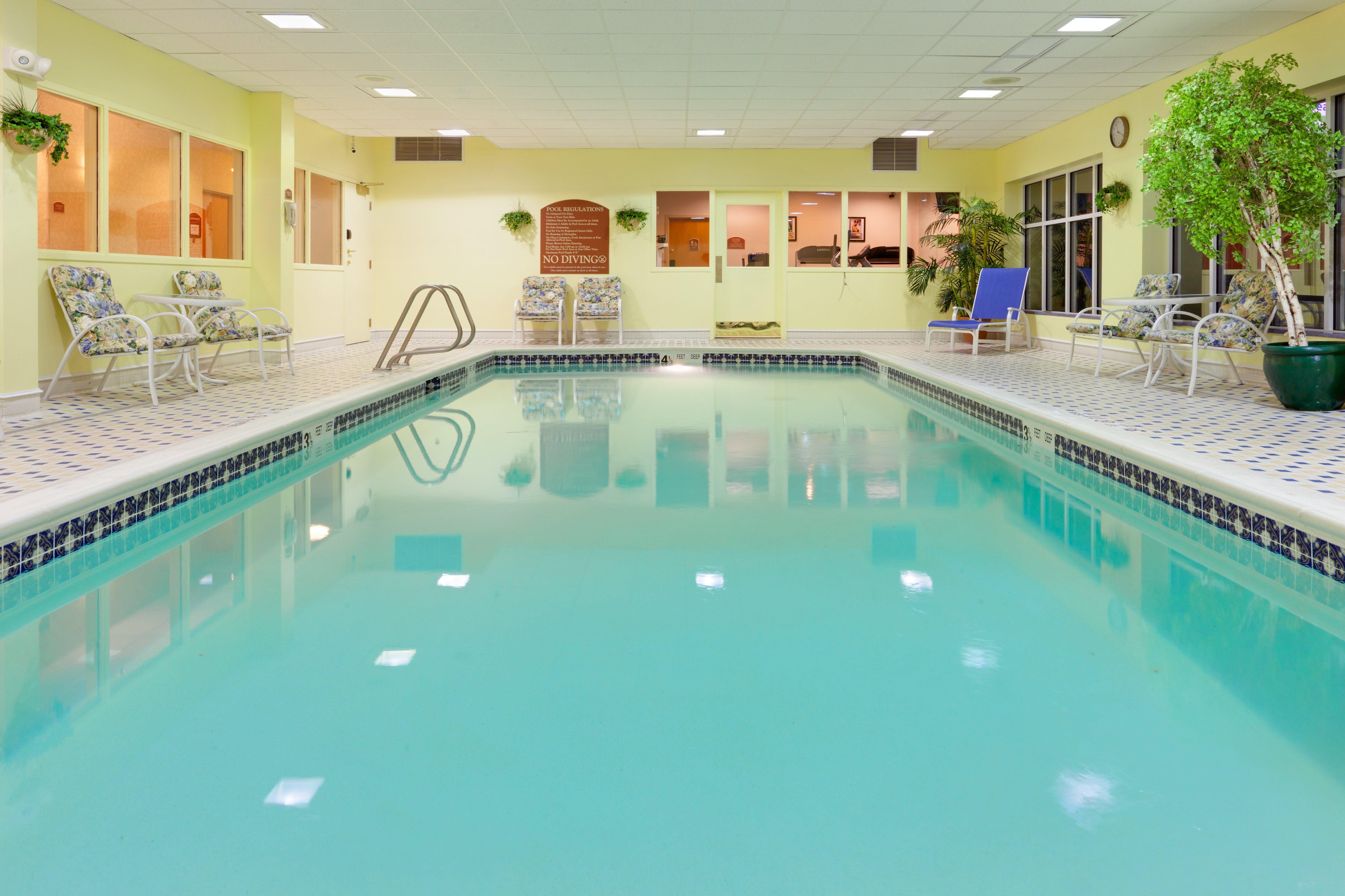 Holiday Inn Express Hotel & Suites Watertown - Thousand Islands By Ihg Exterior foto