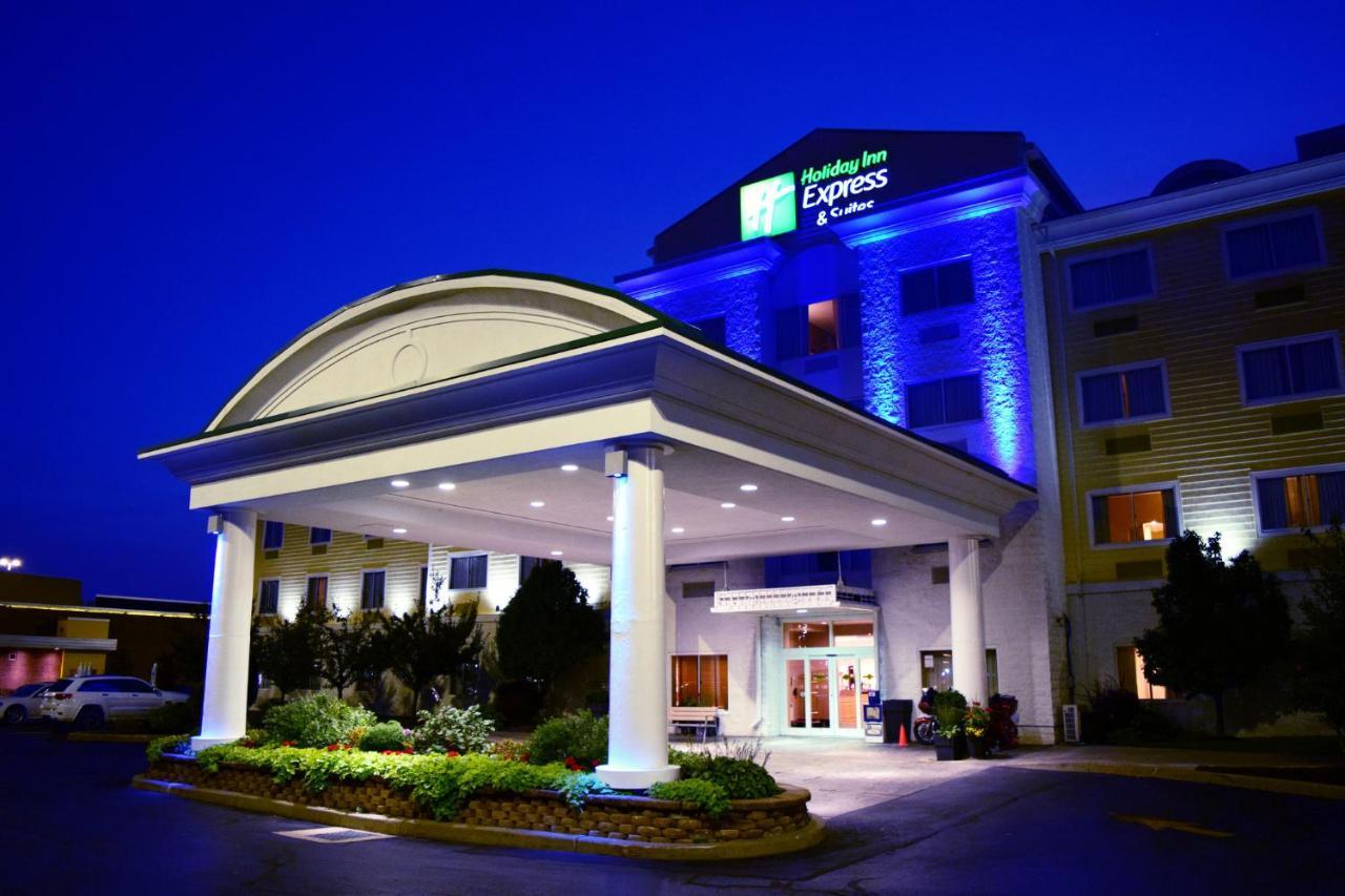 Holiday Inn Express Hotel & Suites Watertown - Thousand Islands By Ihg Exterior foto