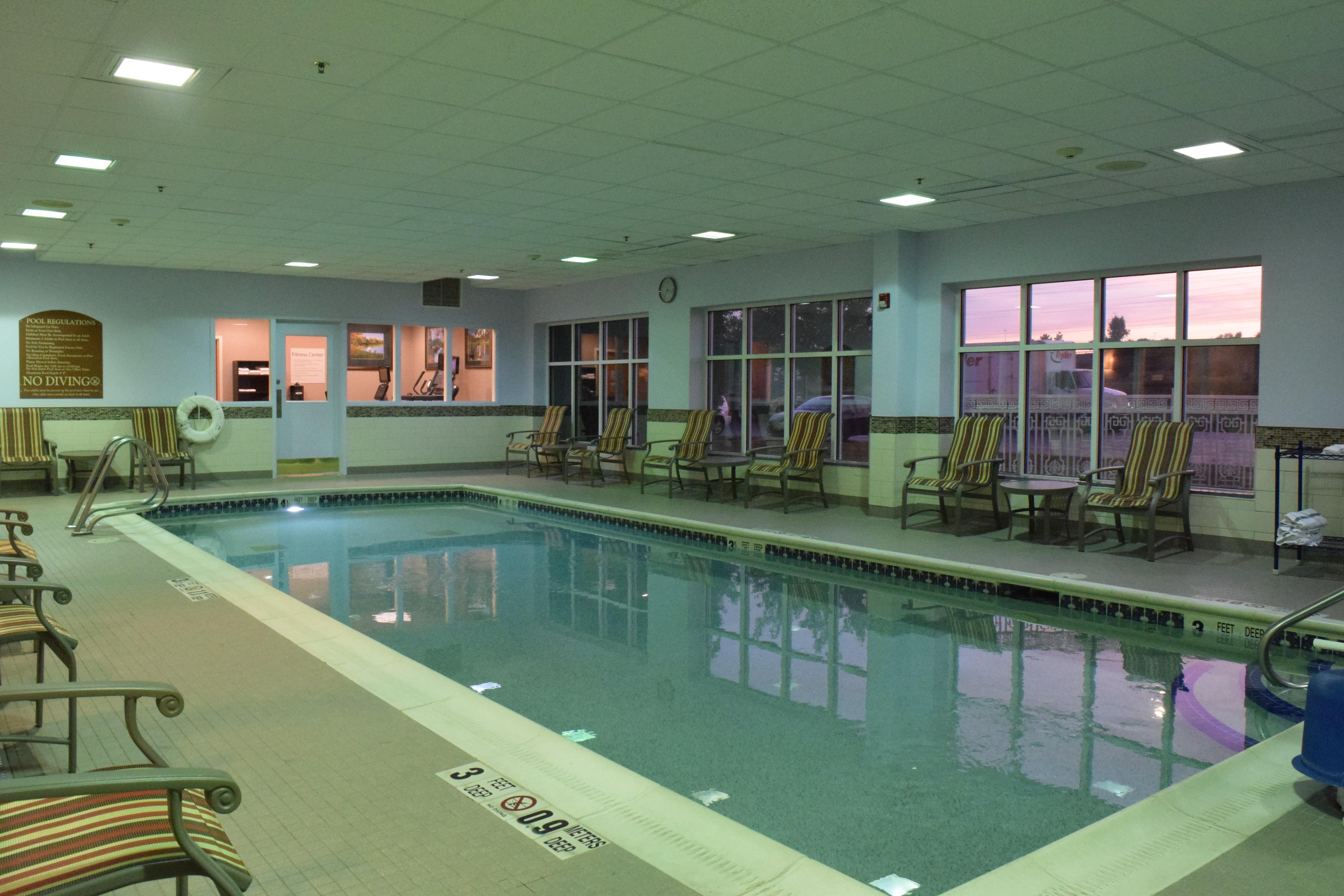 Holiday Inn Express Hotel & Suites Watertown - Thousand Islands By Ihg Exterior foto